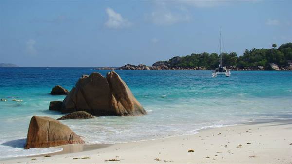 Seychelles by Catamaran - Catamaranocaraibi.com