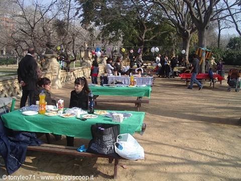 spaniards in the park ...