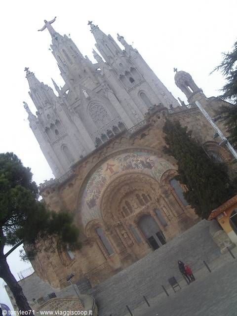 ... the church of the Sacred Heart ... Tibidabo hill !!!