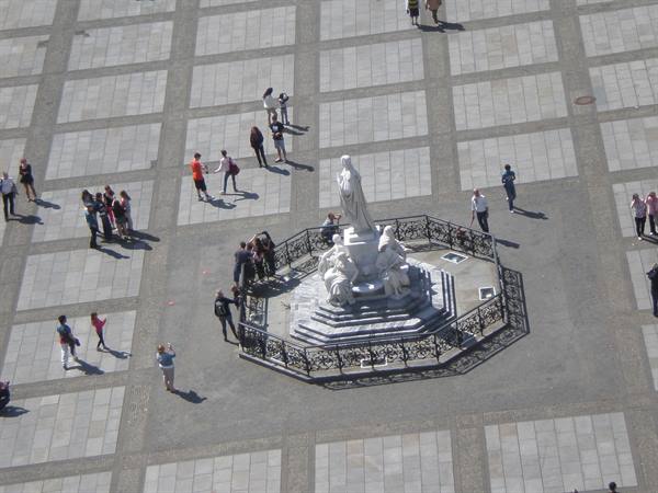 gENDARMENMARKT BERLIN