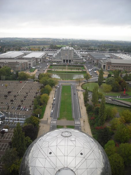 L'Atomium è una costruzione in acciaio progettata per l'Expo del 1958  