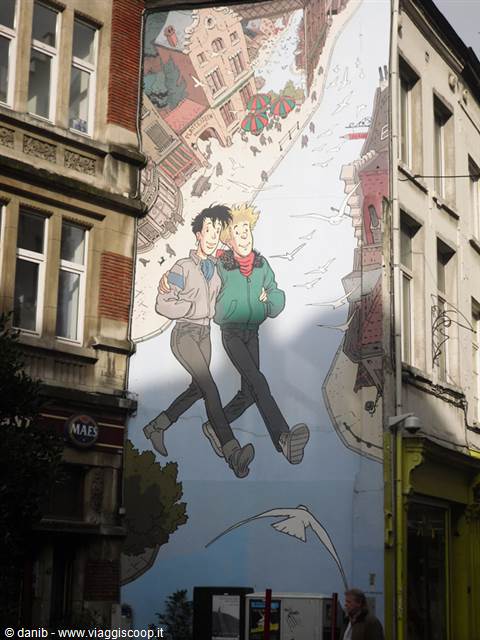 murals in a street in central Brussels