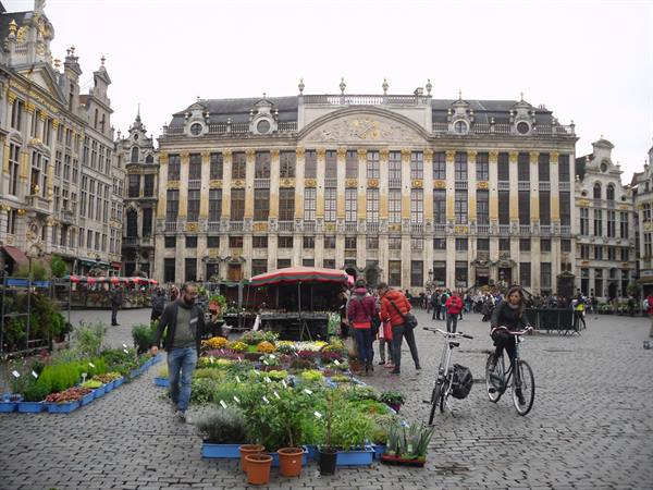 grand place flower market
