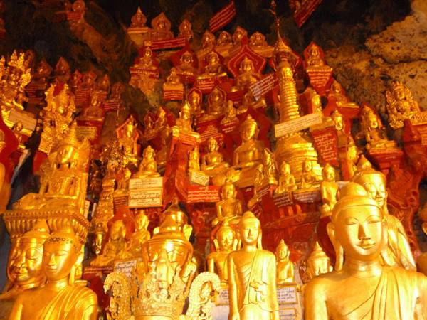 Pindaya:cave of the 8000 Buddhas