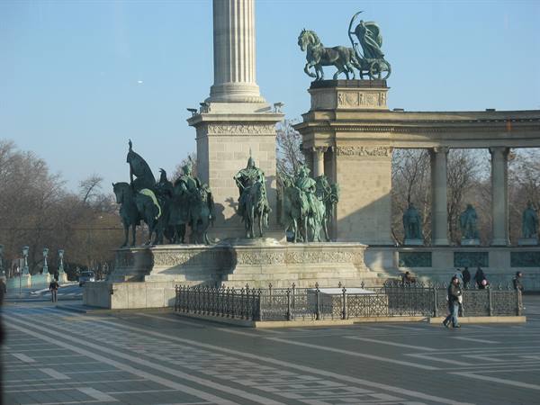 Heroes' Square
