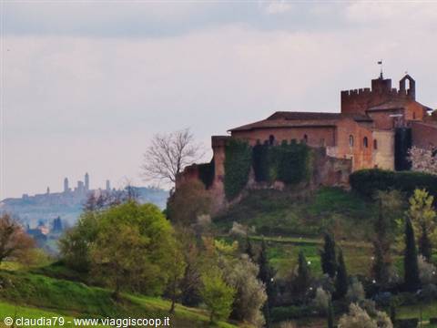 Medieval villages in Tuscany: Certaldo Alto (FI) and San Gimignano (SI)