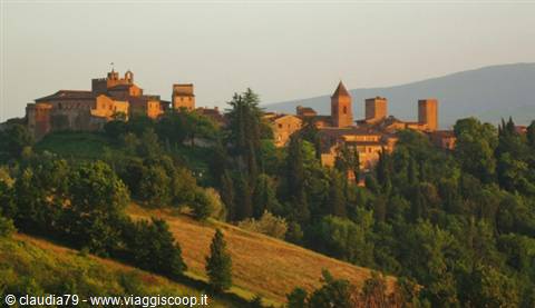 Tuscan view. Castles and medieval villages in Tuscany. The enchanting Certaldo Alto (FI)