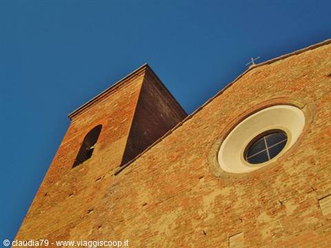 Wedding in Tuscany, in the medieval village of Certaldo Alto (FI), Church of SS. Jacopo and Filippo