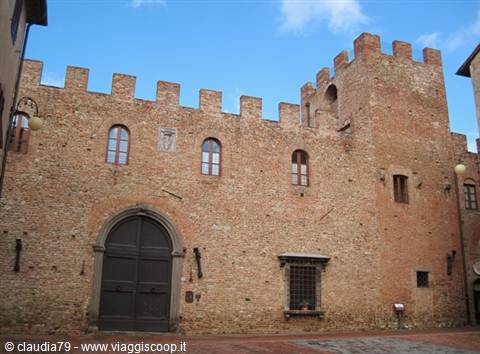 Castles and medieval villages in Tuscany. Certaldo Alto (FI), Palazzo Stiozzi Ridolfi