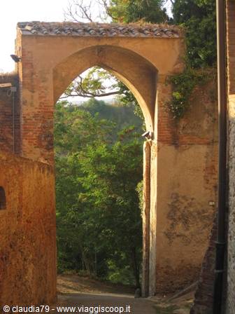 Castles and medieval villages in Tuscany, Certaldo Alto (FI), Porta Alberti