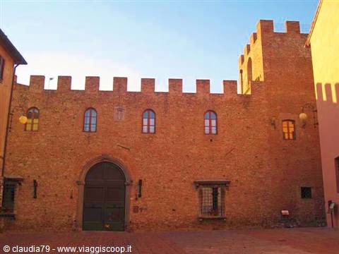 Medieval castles and villages in Tuscany. The medieval village of Certaldo Alto (Florence), in the Chianti