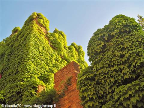 Medieval castles and villages in Tuscany. The medieval village of Certaldo Alto (Florence), in the Chianti