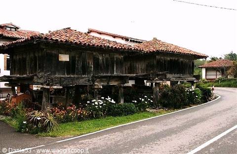 Asturian hórreos