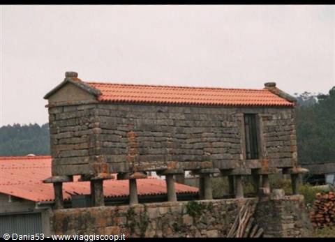 Galician hórreo