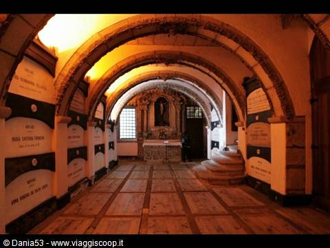 Porto São Francisco church catacombs