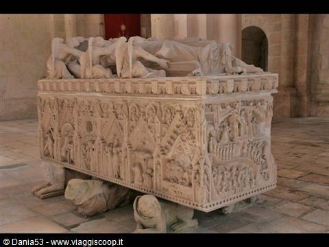Alcobaça Monastery-tomb of Inês de Castro