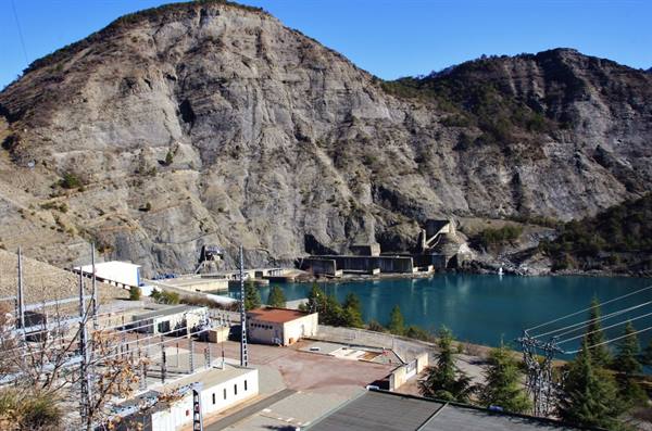 Serre Poncon Lake dam