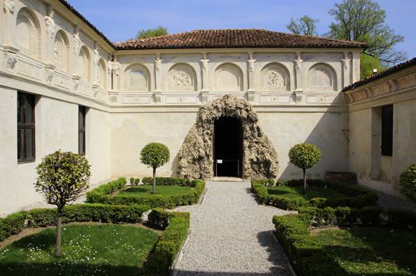 Secret gardens Palazzo Te -Mantua