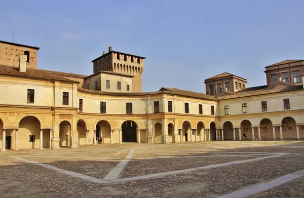 Piazza Castello-Mantua