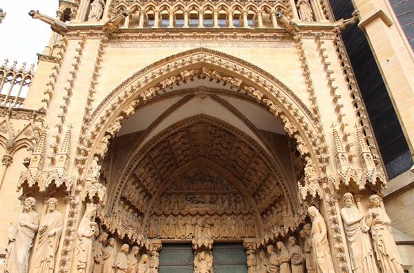Metz-Saint Etienne Cathedral-Portal of the Virgins