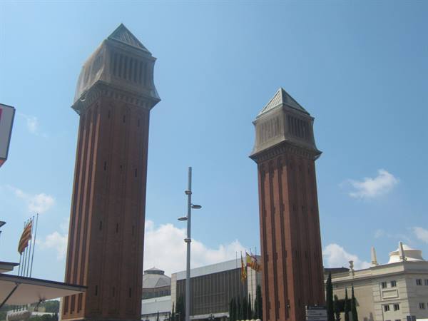 the Venetian columns
