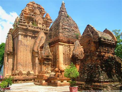 Po Klong Garai-Cham towers