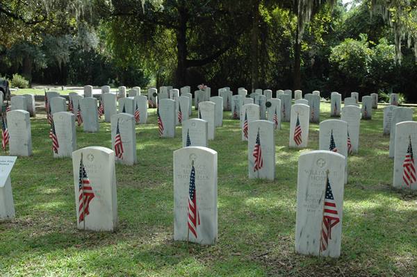 gravestones of the war dead
