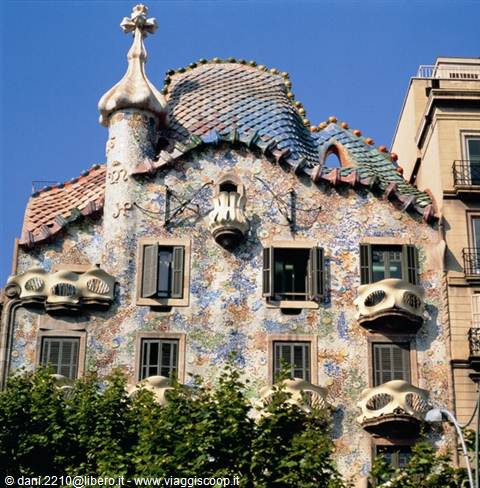 CASA BATTLO'
