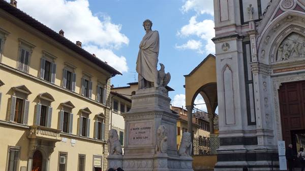 monument to Dante Alighieri