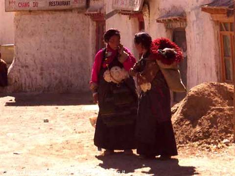 Tibetan women at tashi dzong