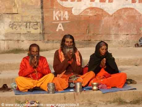 family praying