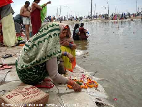 offerings to the ganges
