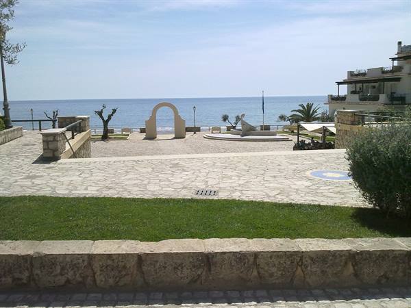 Sperlonga seafront square