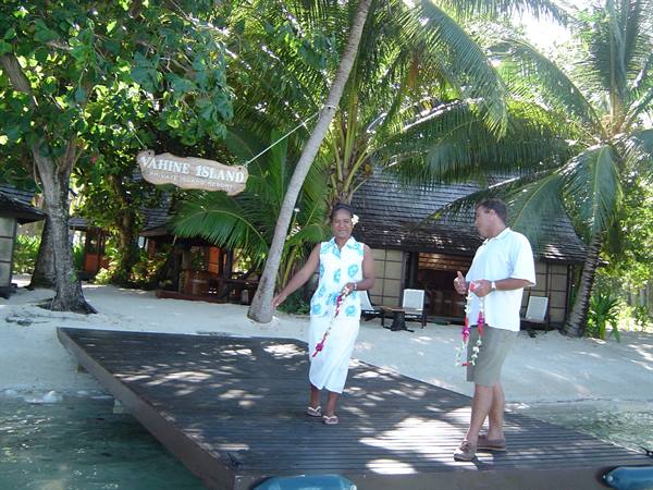 Vahine Island