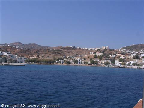 A hop to the nearby island of Kimolos