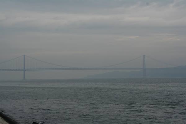 25 de Abril Bridge