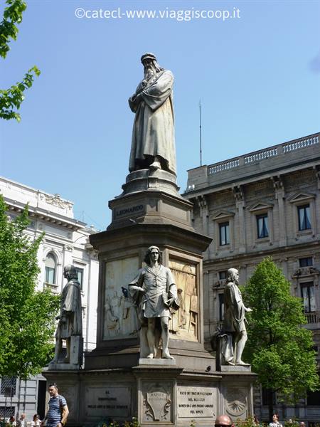 Statue of Leonardo