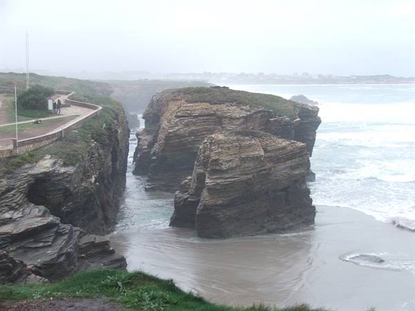 As Catedrais beach