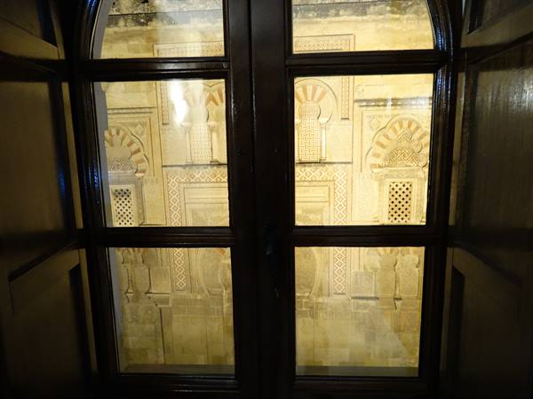 Córdoba, the walls of the Mezquita from our hotel