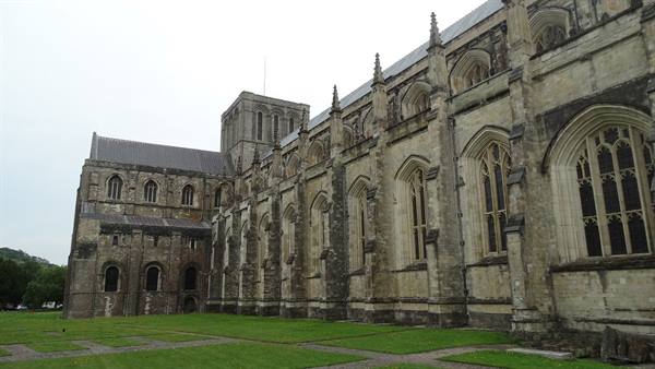 Winchester, Romanesque tower in a Gothic cathedral