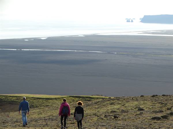 ..walking across the Sandar