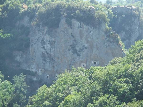 Sorano,Etruscan tombs