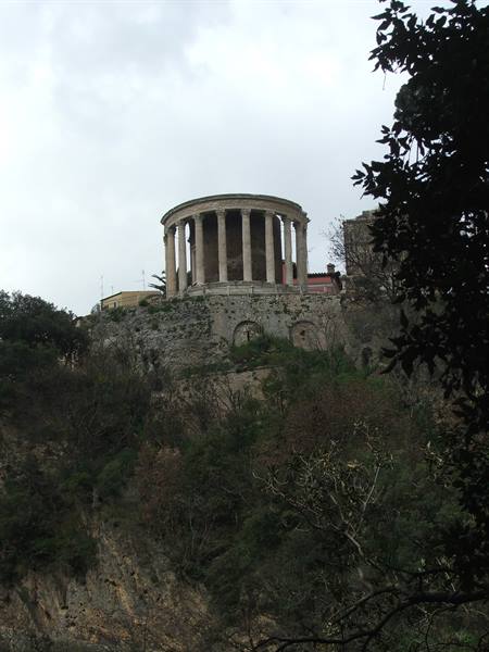Round Temple of Vesta in Tivoli, travertine columns on the cliff