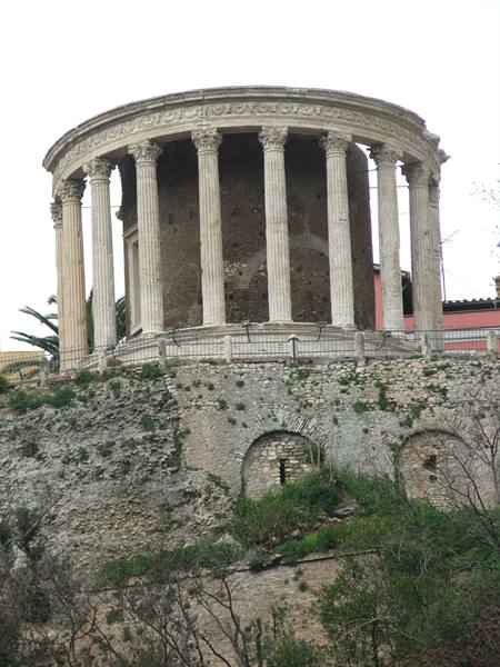 Round Temple of Vesta in Tivoli, Corinthian columns above ancient stone walls