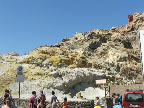 Vulcano..smell and colour of sulphur