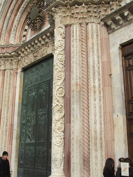 Siena, details.