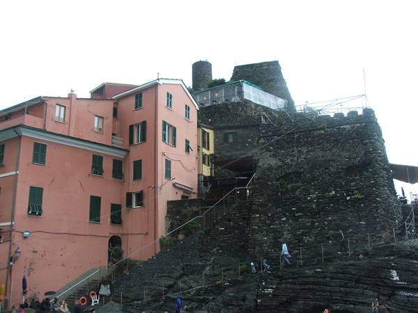 Vernazza, Castle of the Doria