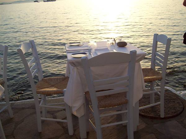 Sunset arrives.. what a romantic dinner..