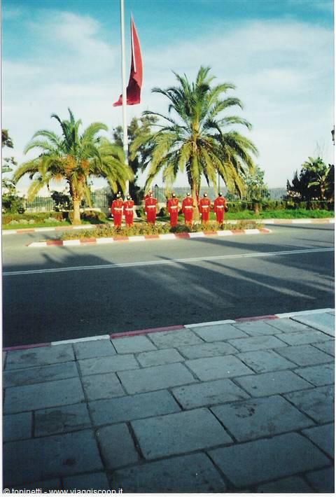 Rabat: changing of the guard