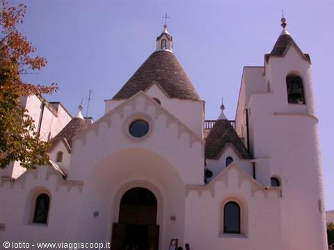 The cathedral of Alberobello, obviously shaped like a trullo...